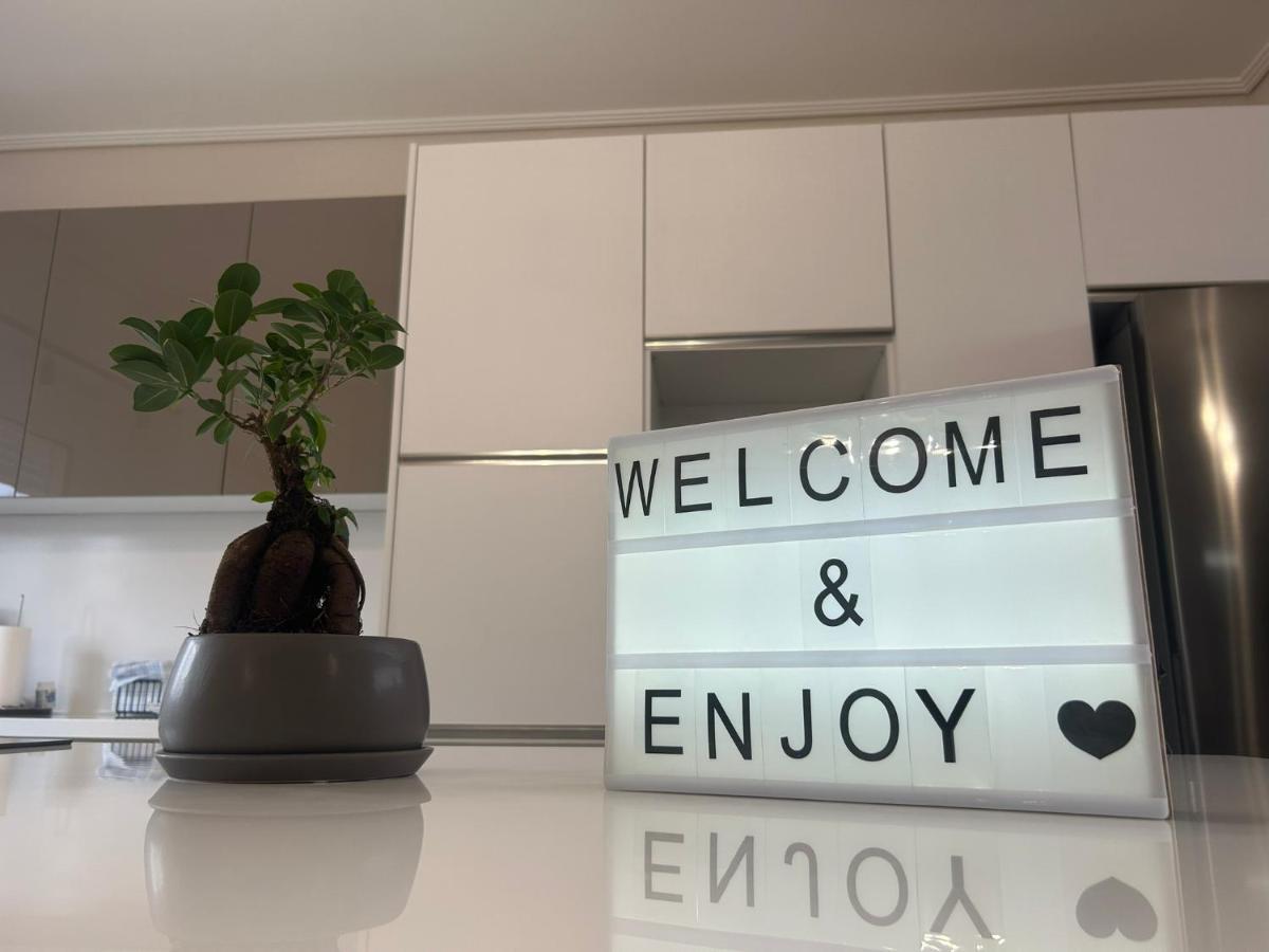New Minimal Apartment,10' From Athens Airport Spáta Dış mekan fotoğraf