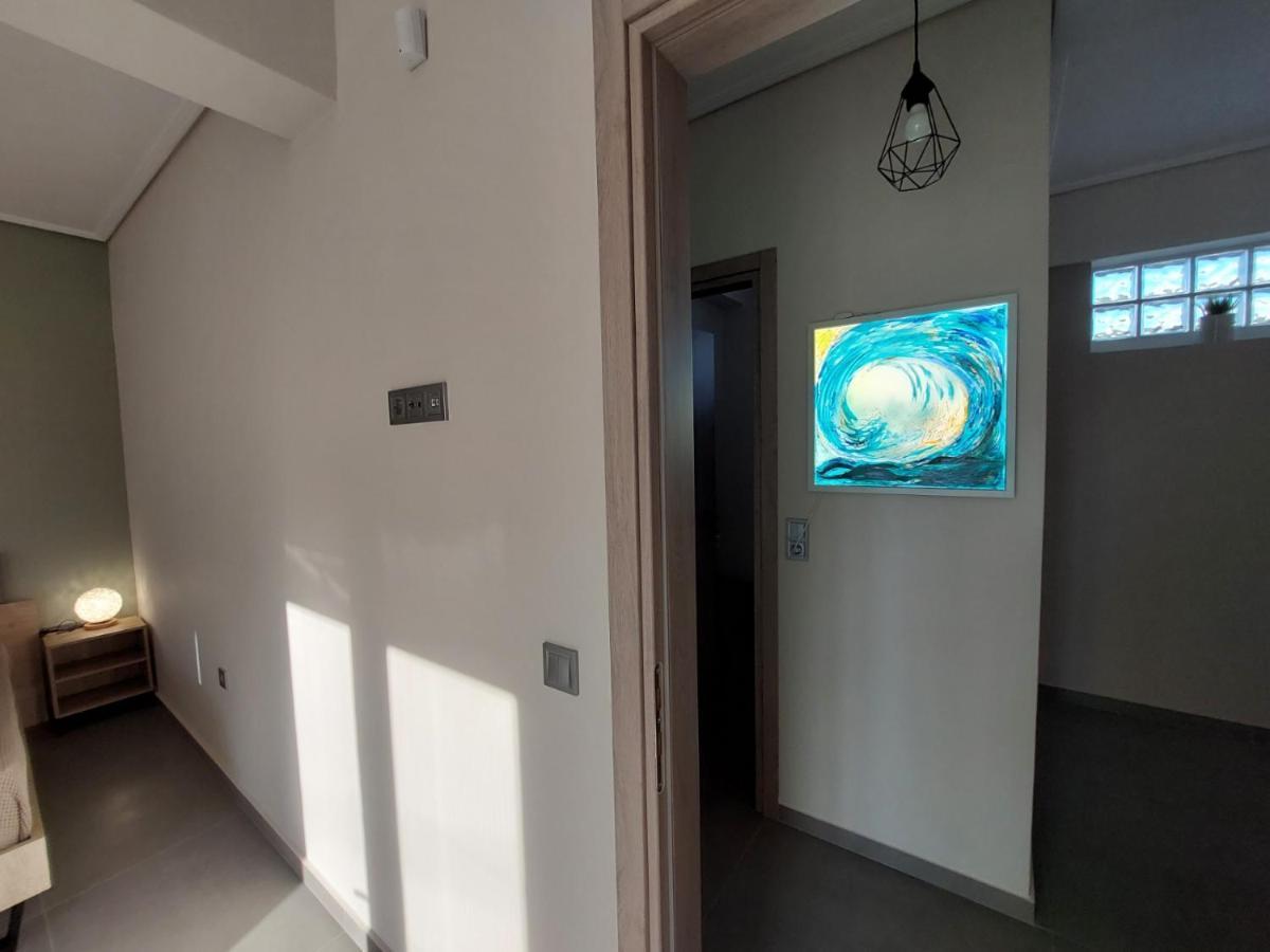 New Minimal Apartment,10' From Athens Airport Spáta Dış mekan fotoğraf